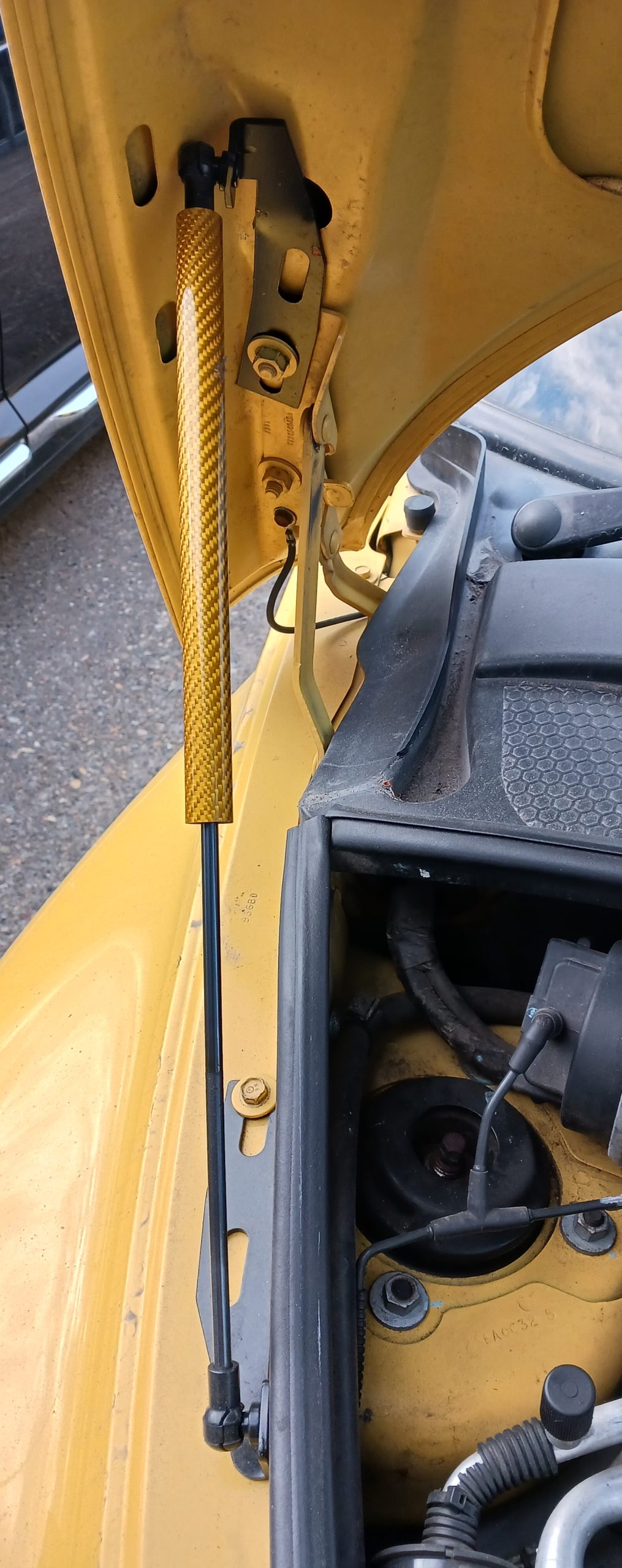 PT Cruiser Hood Struts - Image 2